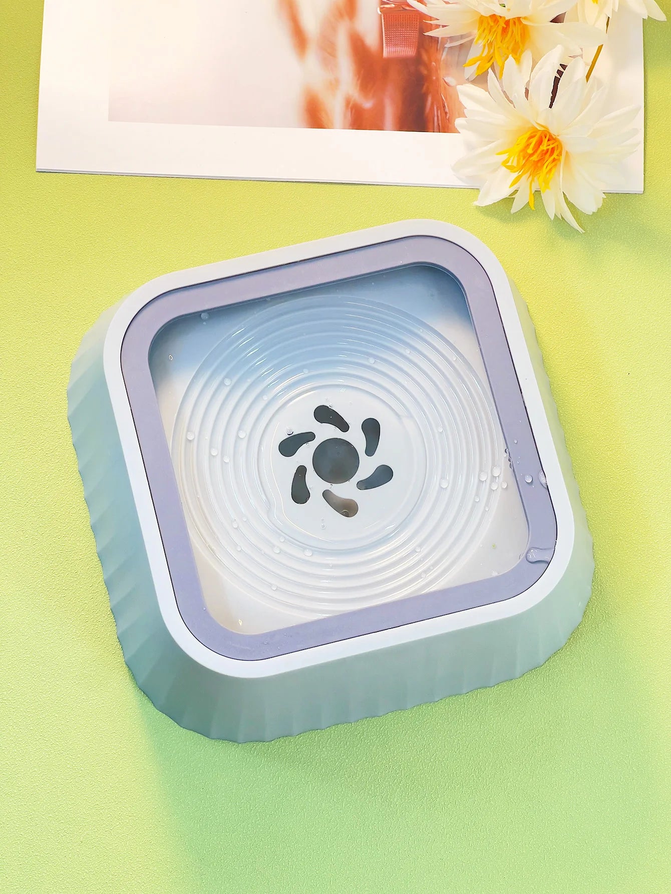 USmart No-Spill Pet Water Dispenser